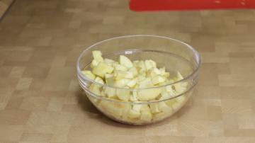 Ben elma turta pişirmek ne kadar olursa olsun, tüm küçük. lor hamurdan elma hamur işleri