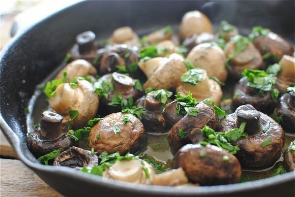 Kızarmış mantarlar vücutta ciddi bir baskı oluşturur (Fotoğraf: bevcooks.com)