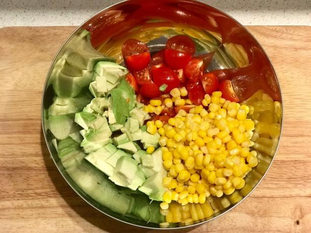 Ben salatada bu parlak ve taze renkleri seviyorum