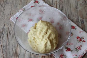 Lor peyniri hamur Simit: çok nazik, yumuşak ve sonsuz lezzetli