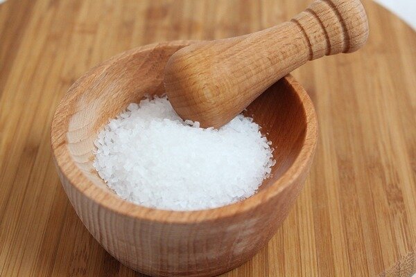 Çok fazla tuz yemek sağlık sorunlarına yol açabilir. (Fotoğraf: Pixabay.com)