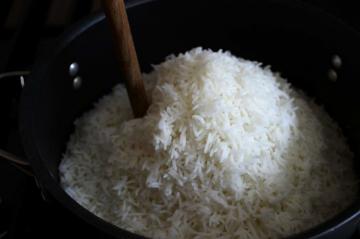 Nasıl gevrek pirinç garnitür pişirmek için?
