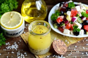 Yunan salatası sosu