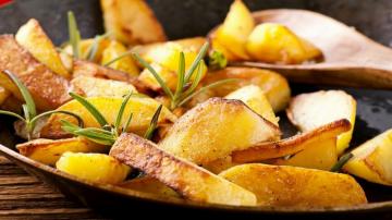 Nasıl altın bir kabuk ile patatesleri kızartmak için?