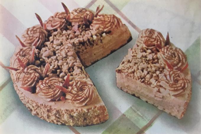 "Olimpiyat" kek. Kitaptan Fotoğraf "pasta ve kek Üretimi," 1976