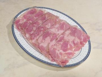 Kıyılmış jambon domuz vetchinnitse